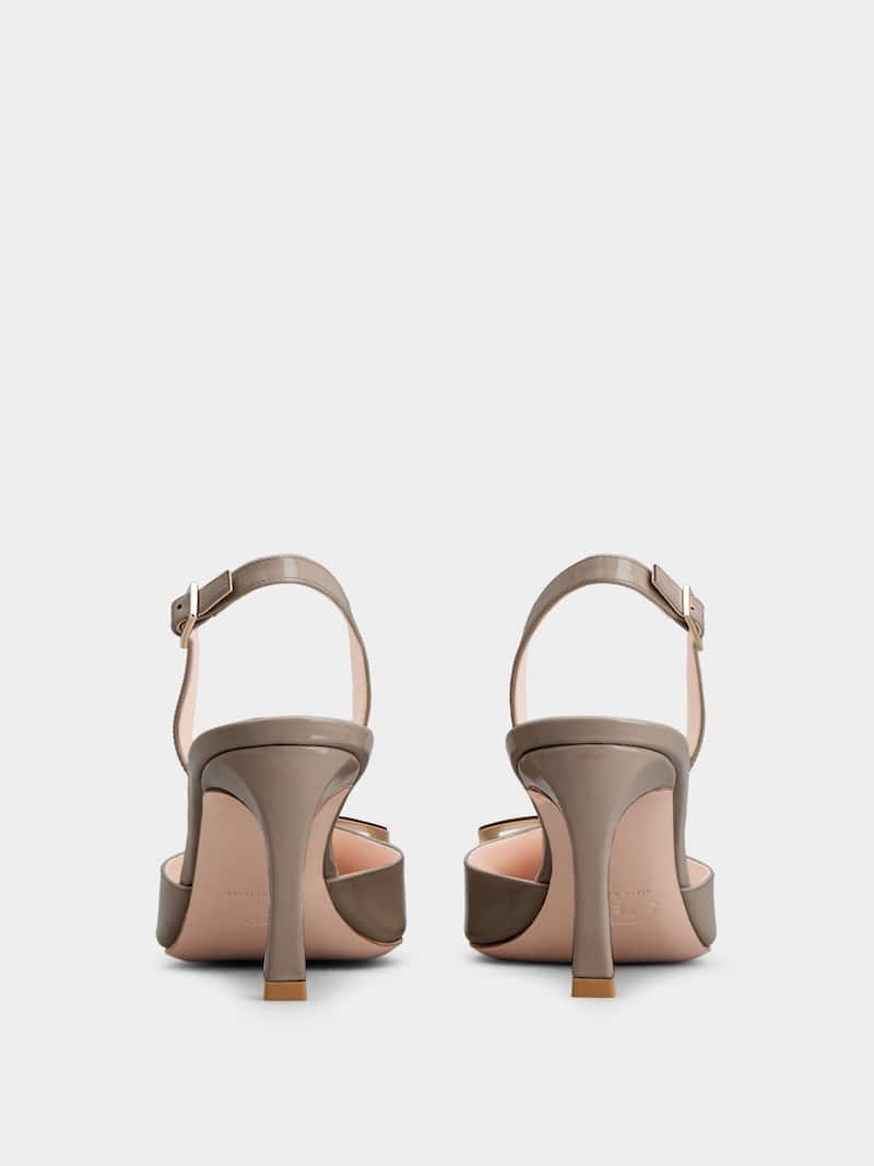 Roger vivier trompette pumps in patent leather ready stock